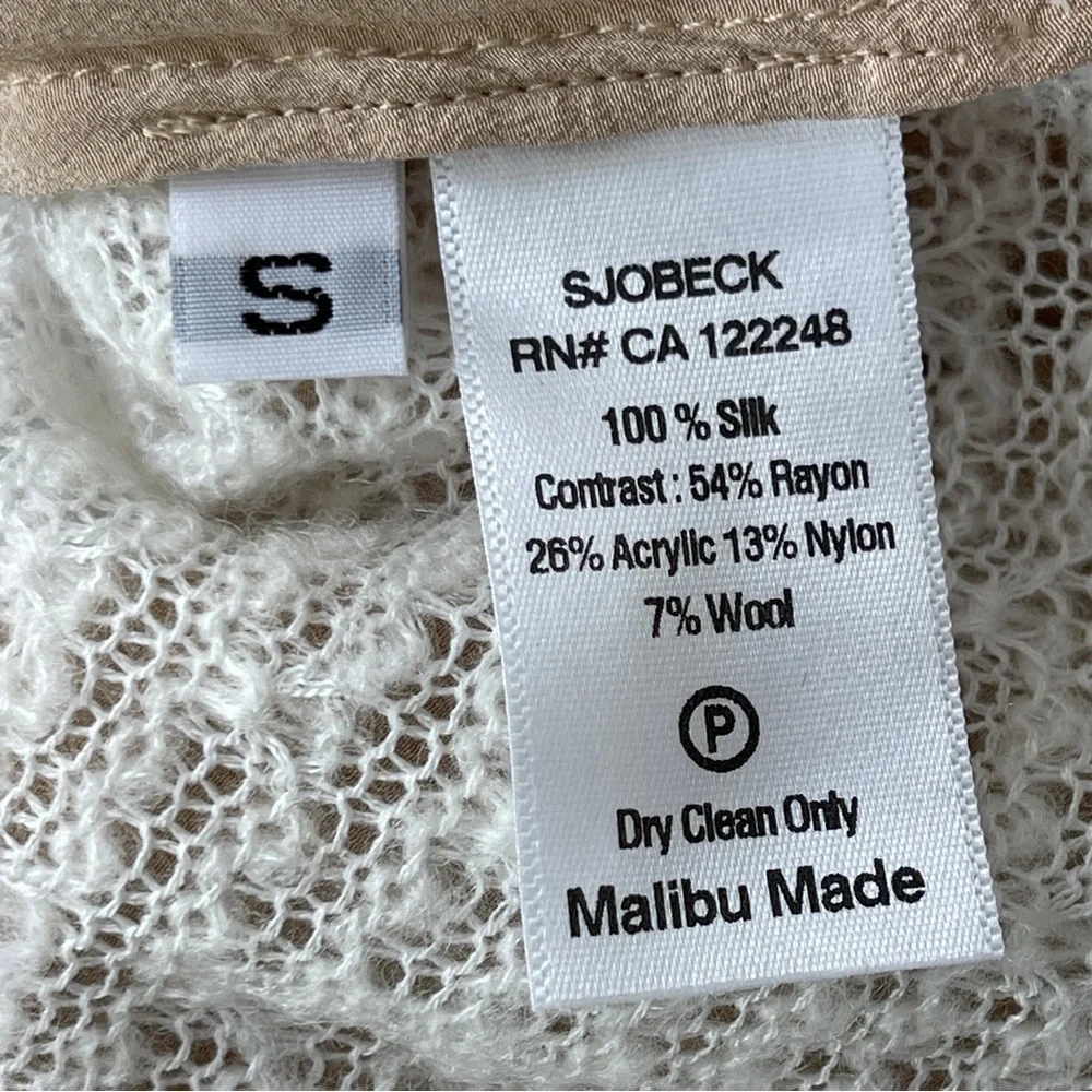NEW Sjobeck Sand Tan AMAL Long Sleeve Keyhole Blouse with Split Back - Picture 10 of 12